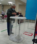 Сегодня с 8.00 часов местного времени в нашем городе началось дополнительное досрочное голосование по выборам депутатов Думы городского округа Октябрьск Самарской области седьмого созыва.