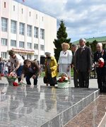 Жители Октябрьска вместе со всей страной отмечают 76-ю годовщину Великой Победы. 