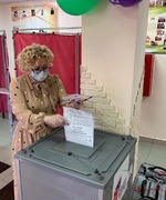 Александра Гожая приняла участие в голосовании по поправкам в Конституцию РФ.