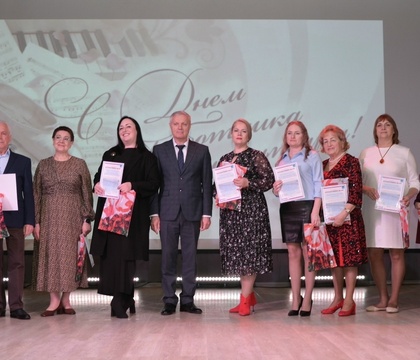 В КДК "Октябрьский" состоялось праздничное мероприятие, посвященное Дню работников культуры