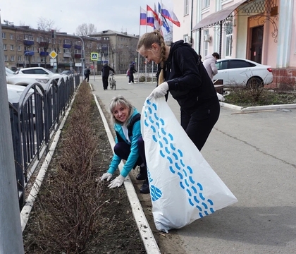  В Октябрьске состоялся первый общегородской субботник