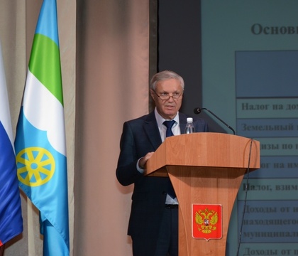 Глава г. о. Октябрьск Владимир Викторович Ревин представил отчёт о результатах деятельности и деятельности Администрации городского округа