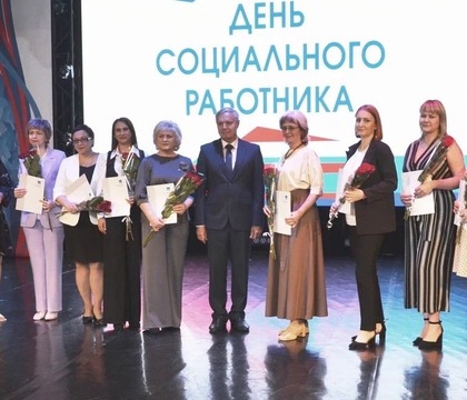 В Сызранском драматическом театре чествовали лучших социальных работников Западного округа