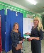 На избирательном участке № 2016 впервые проголосовала молодая жительница Октябрьска