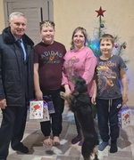 Временно исполняющий полномочия Главы г.о. Октябрьск В.В. Ревин посетил семьи бойцов, героически погибших при выполнении боевого задания, семьи, чьи сыновья и мужья продолжают мужественно выполнять свои воинские обязанности.