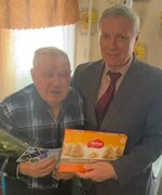 Глава г.о. Октябрьск В.В. Ревин поздравил с вековым юбилеем жителя Октябрьска