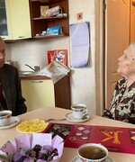 Глава г.о. Октябрьск В.В. Ревин поздравил ветерана  Великой Отечественной войны Кабанову Нину Ивановну с 98-летием.